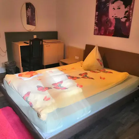 ホテル Zur Schmiede Heiningen